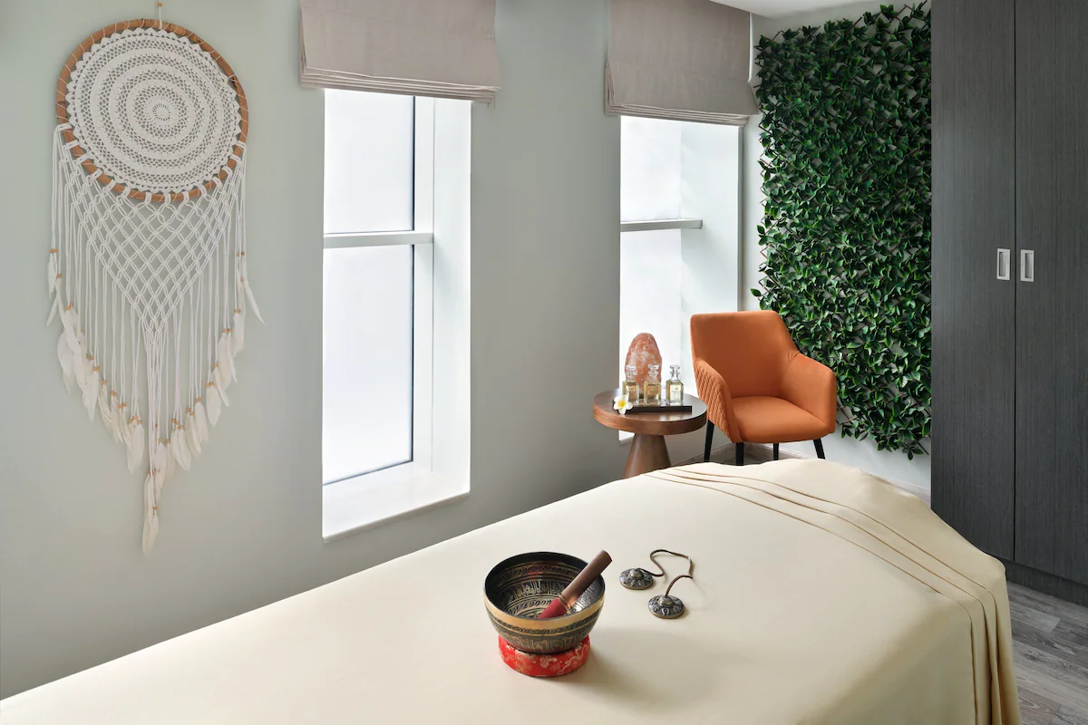 اسپا و خدمات ماساژ هتل کراون پلازا دبی مارینا